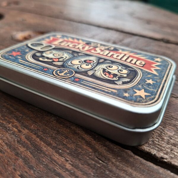 Lucky Sardine – puszka z przynętami Dzień Taty